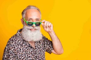 Pensionato occhiali barba